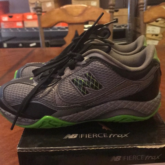401 New balance fierce trax kj910ggg green black shoes athletic boys youth sz 4 - Picture 4 of 8